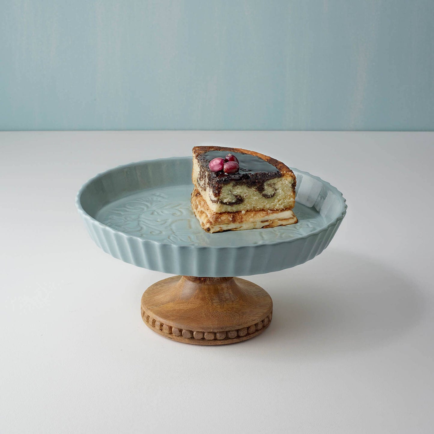 Upper Crust Ceramic Cake Stand With Server