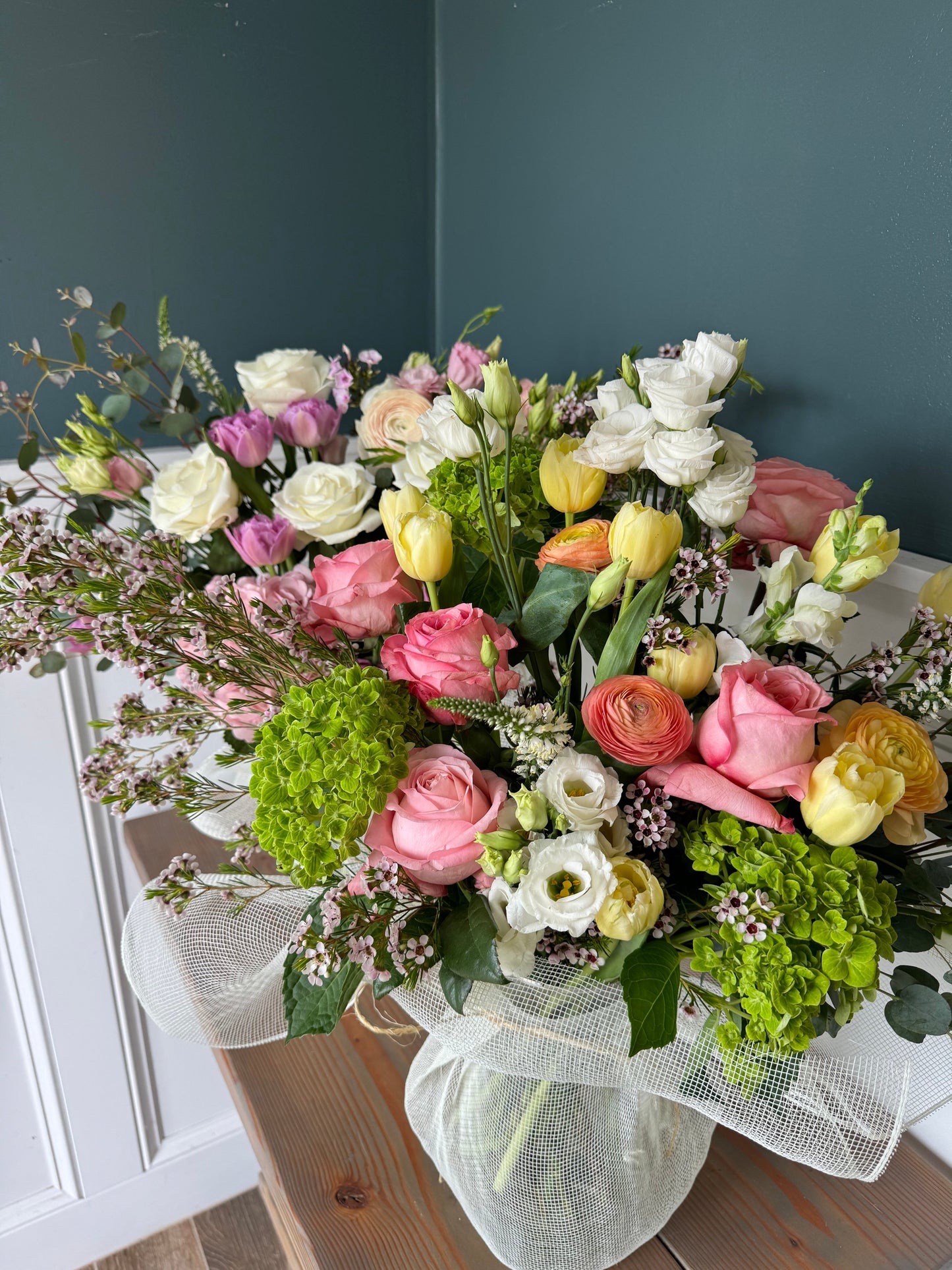 Arrangement in Vase: Grande