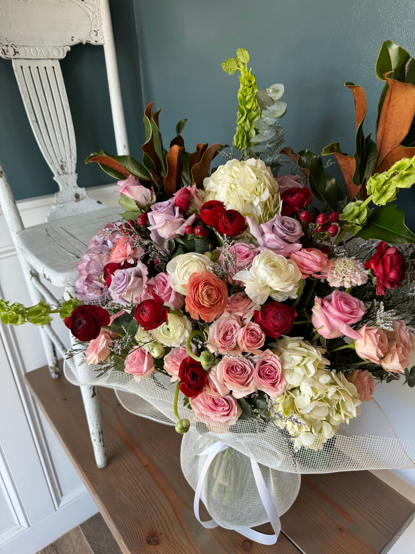 Arrangement in Vase: Deluxe