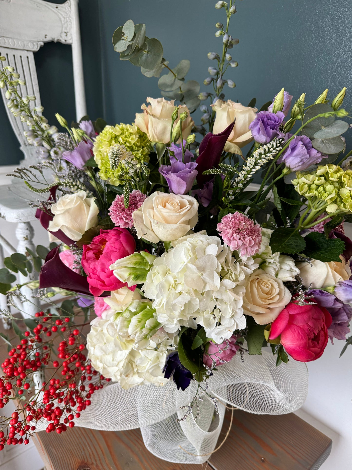 Arrangement in Vase: Deluxe