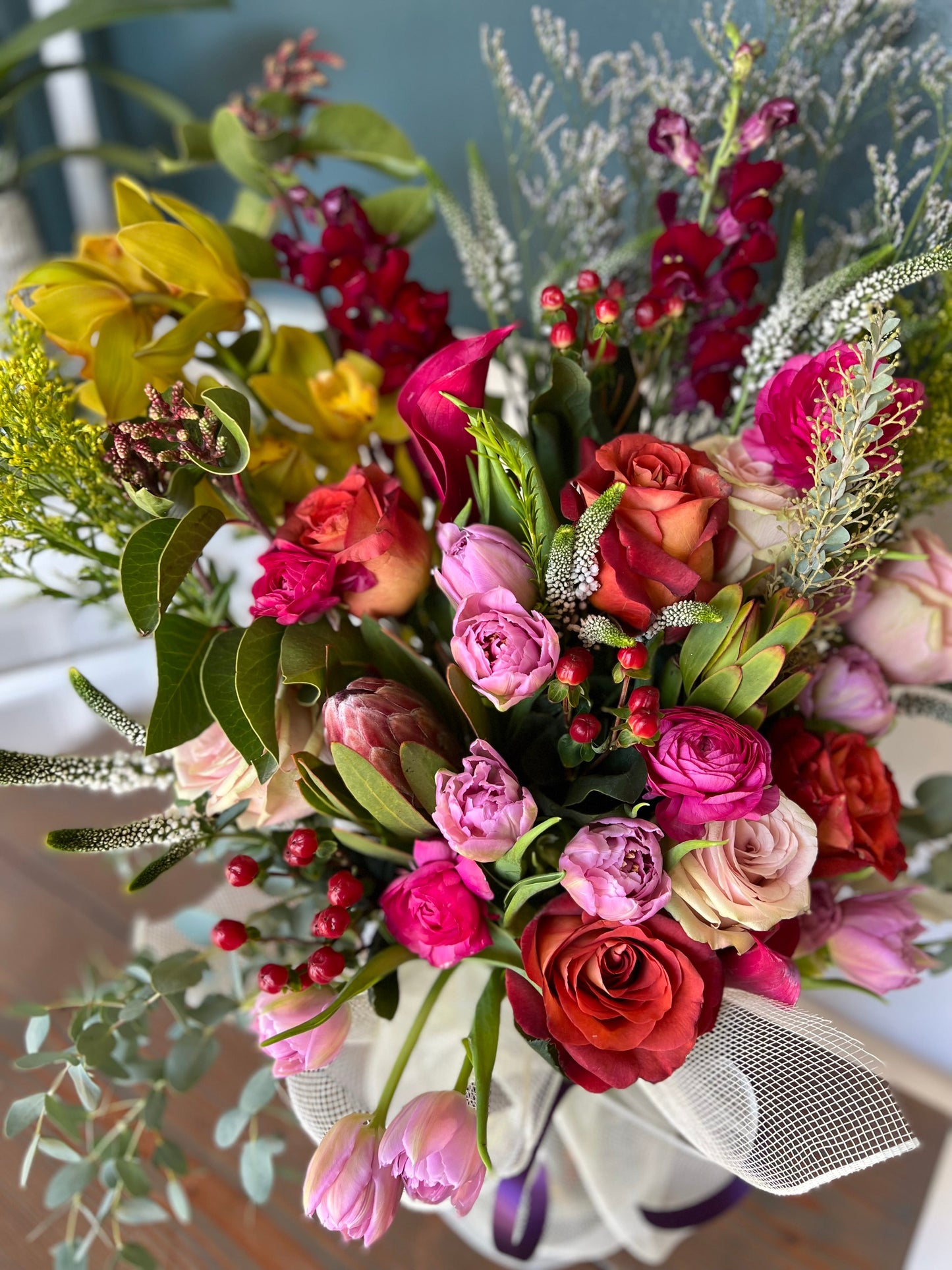 Arrangement in Vase: Deluxe