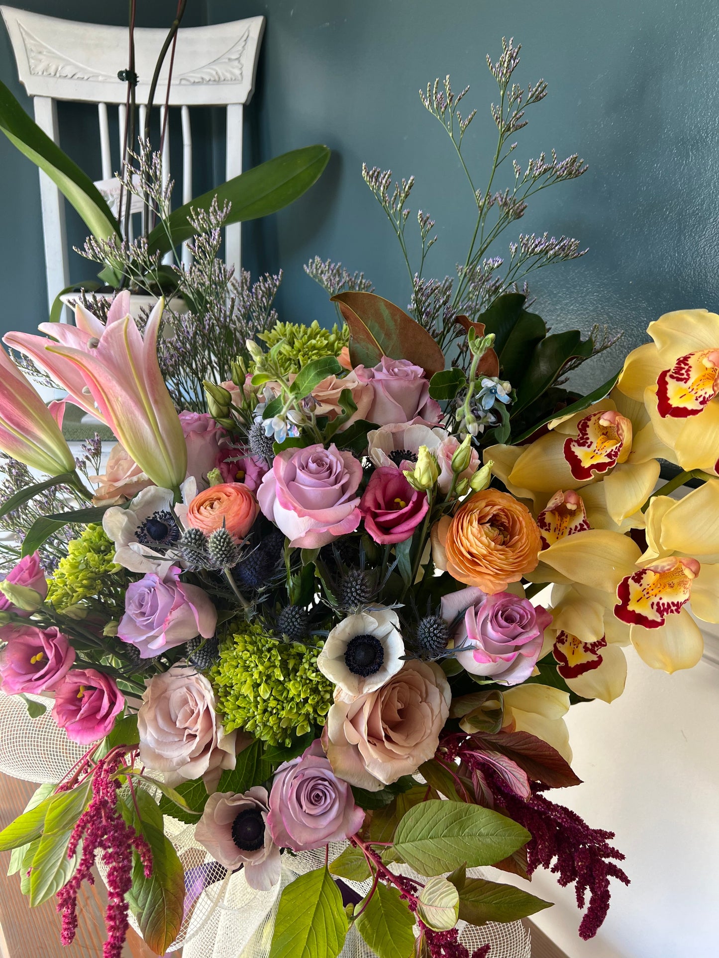 Arrangement in Vase: Deluxe