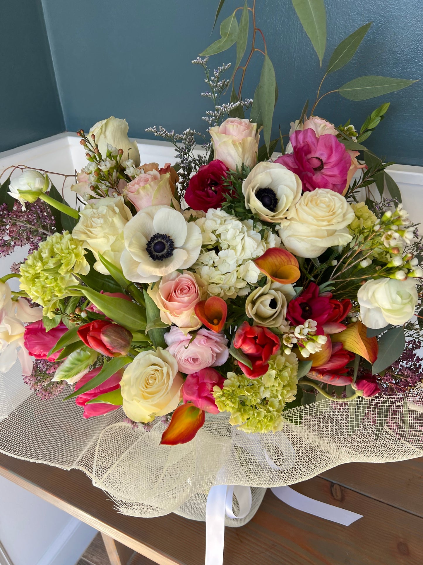 Arrangement in Vase: Deluxe