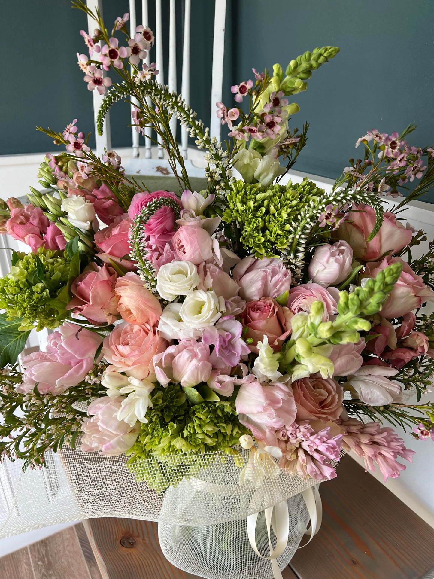 Arrangement in Vase: Deluxe