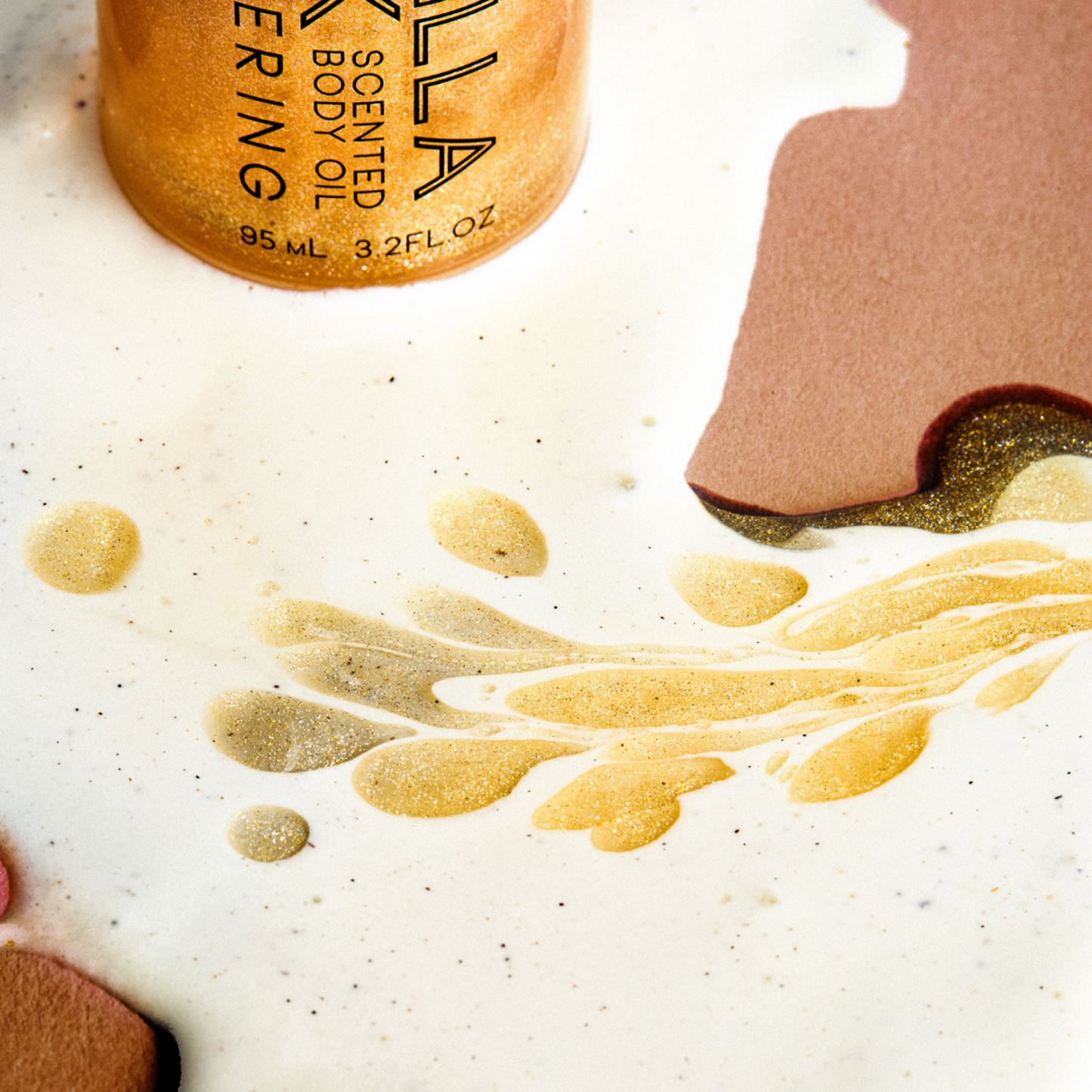 VANILLA MILK SHIMMERING SCENTED BODY OIL