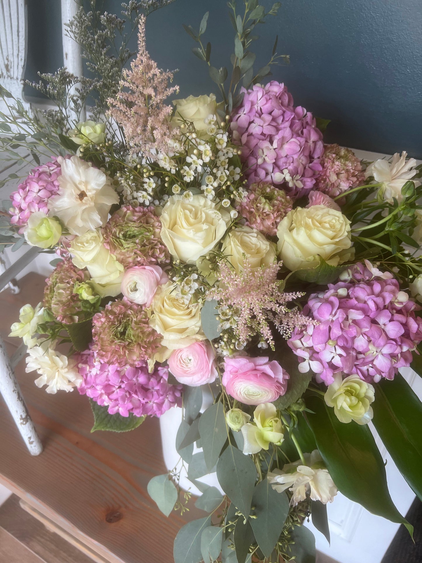 Arrangement in Vase: Deluxe