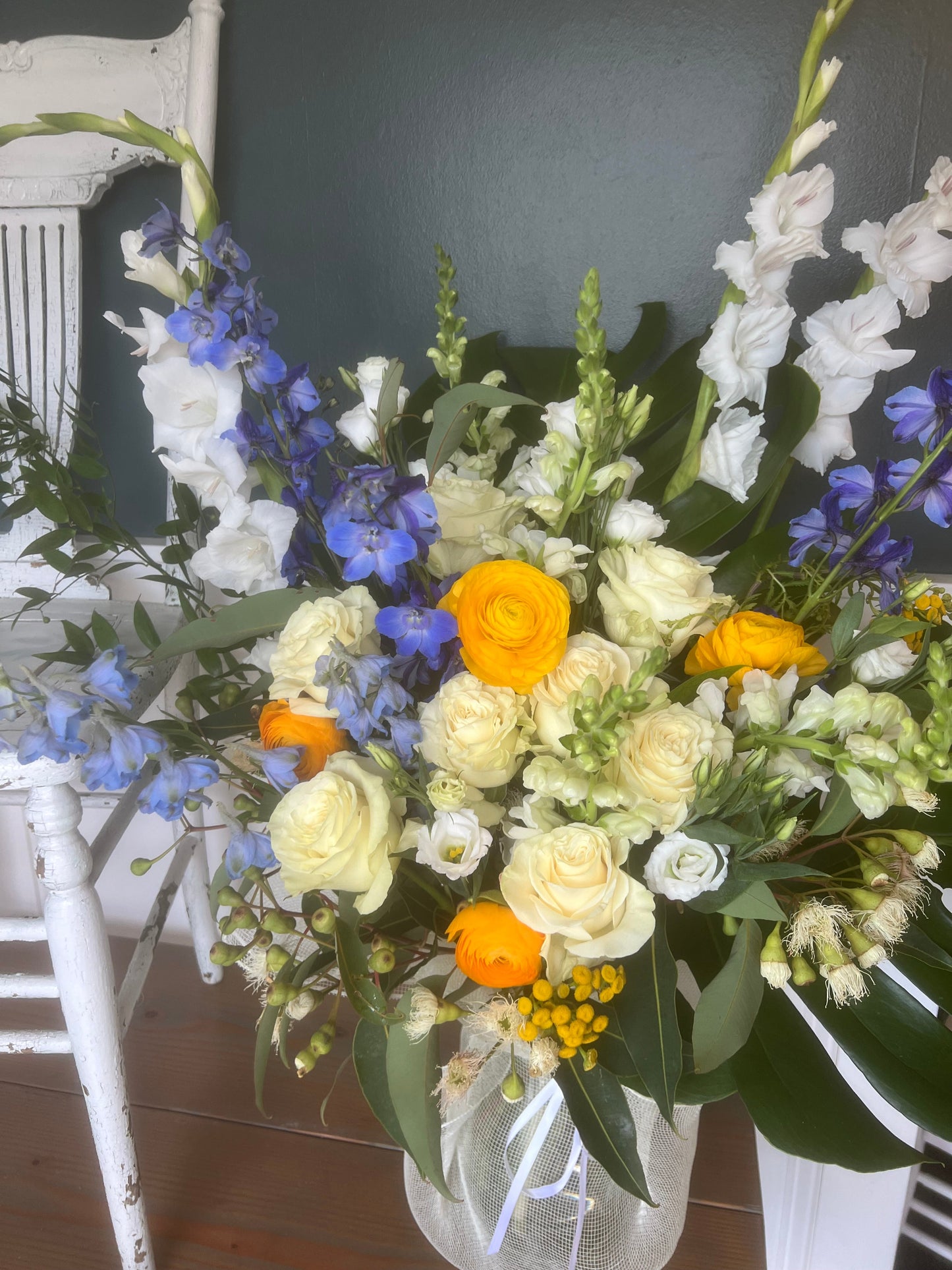 Arrangement in Vase: Deluxe