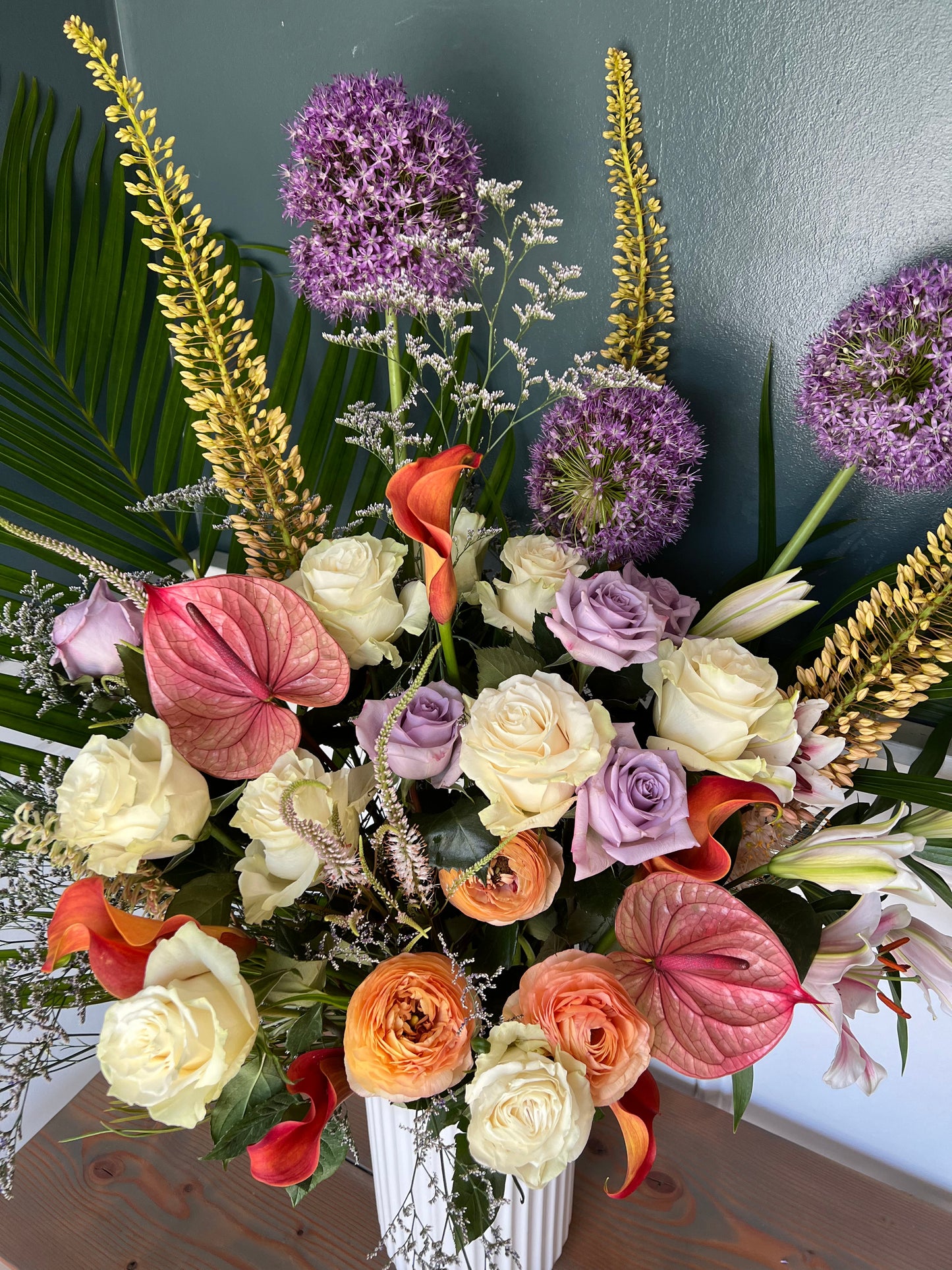 Arrangement in Vase: Deluxe