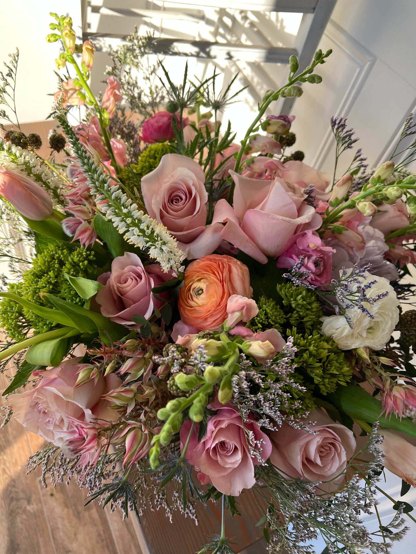 Arrangement in Vase: Low Grande