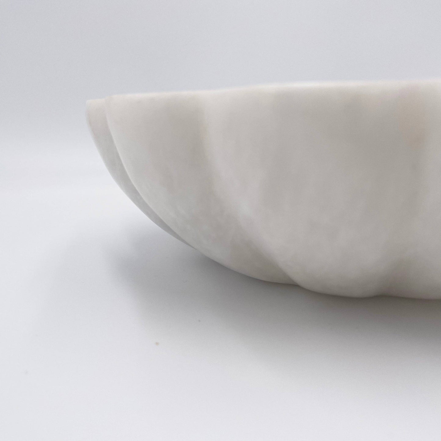 Hand-carved Bowl in Marble and Onyx: Multi-colored Onyx