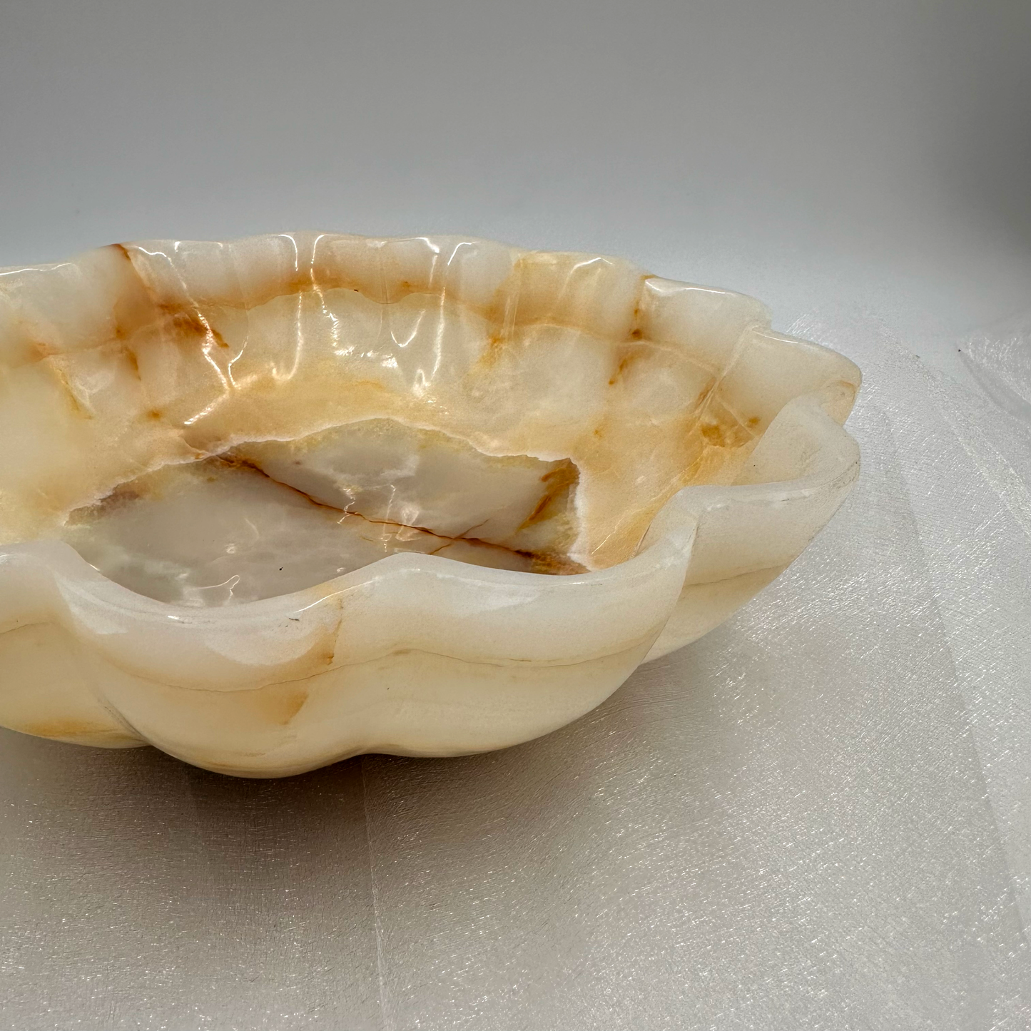 Hand-carved Bowl in Marble and Onyx: Zairat White Marble