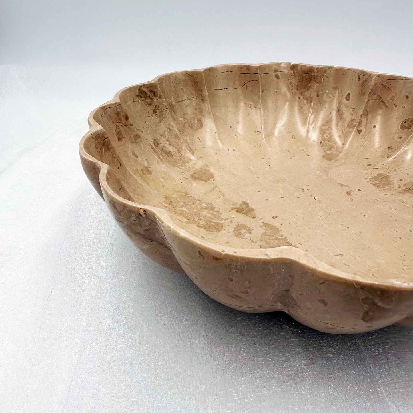 Hand-carved Bowl in Marble and Onyx: Zairat White Marble