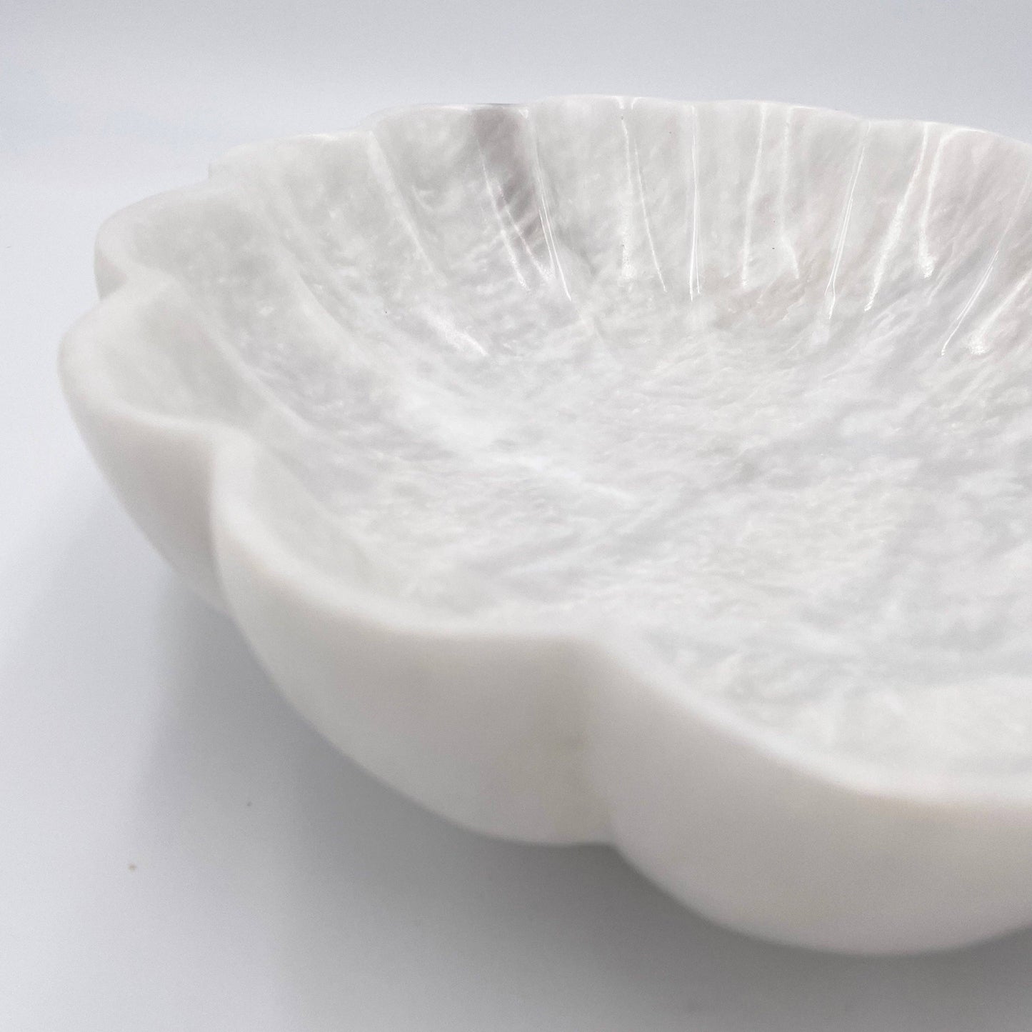 Hand-carved Bowl in Marble and Onyx: Zairat White Marble