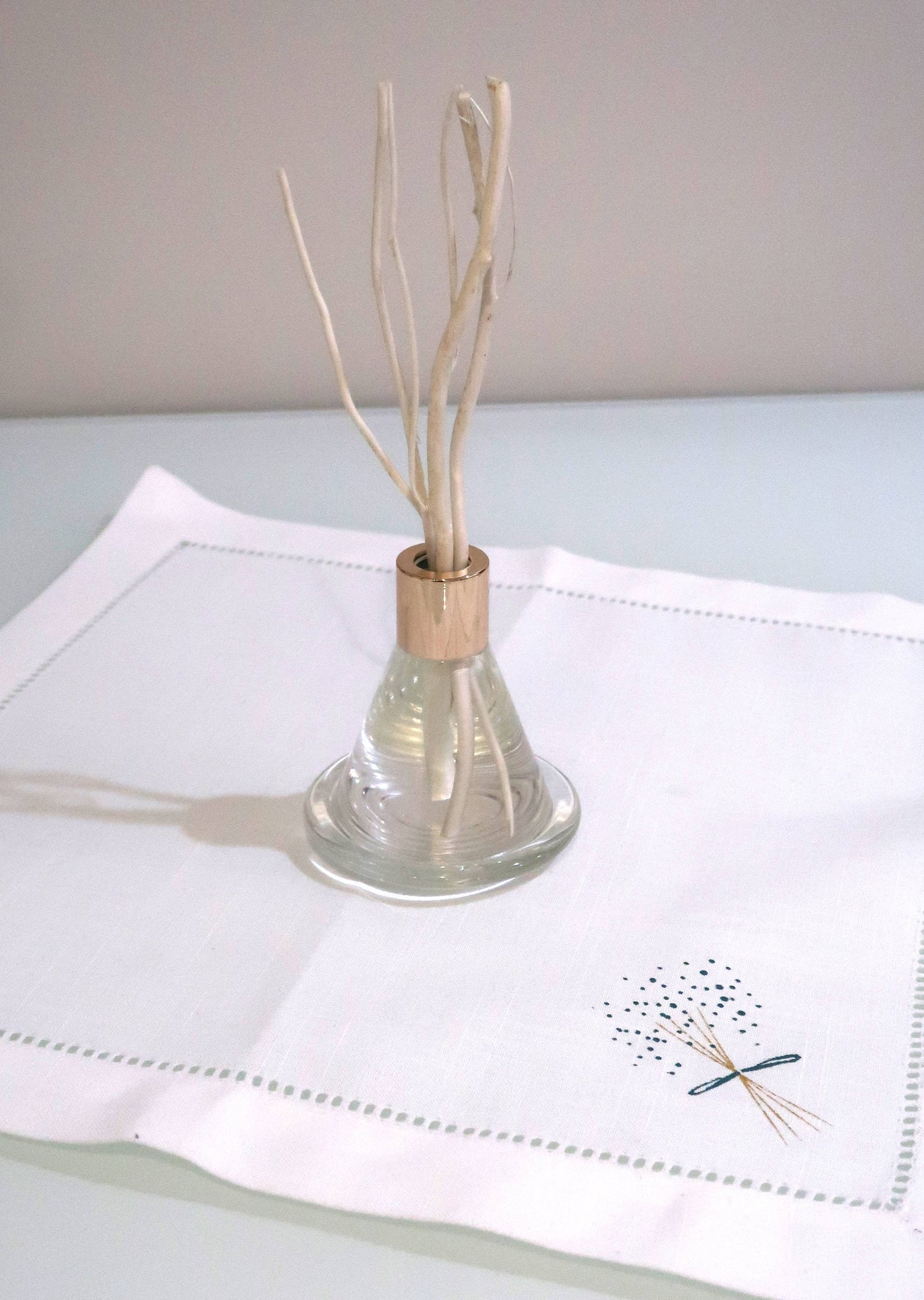 Clear Cone Shaped Reed Diffuser with Tray