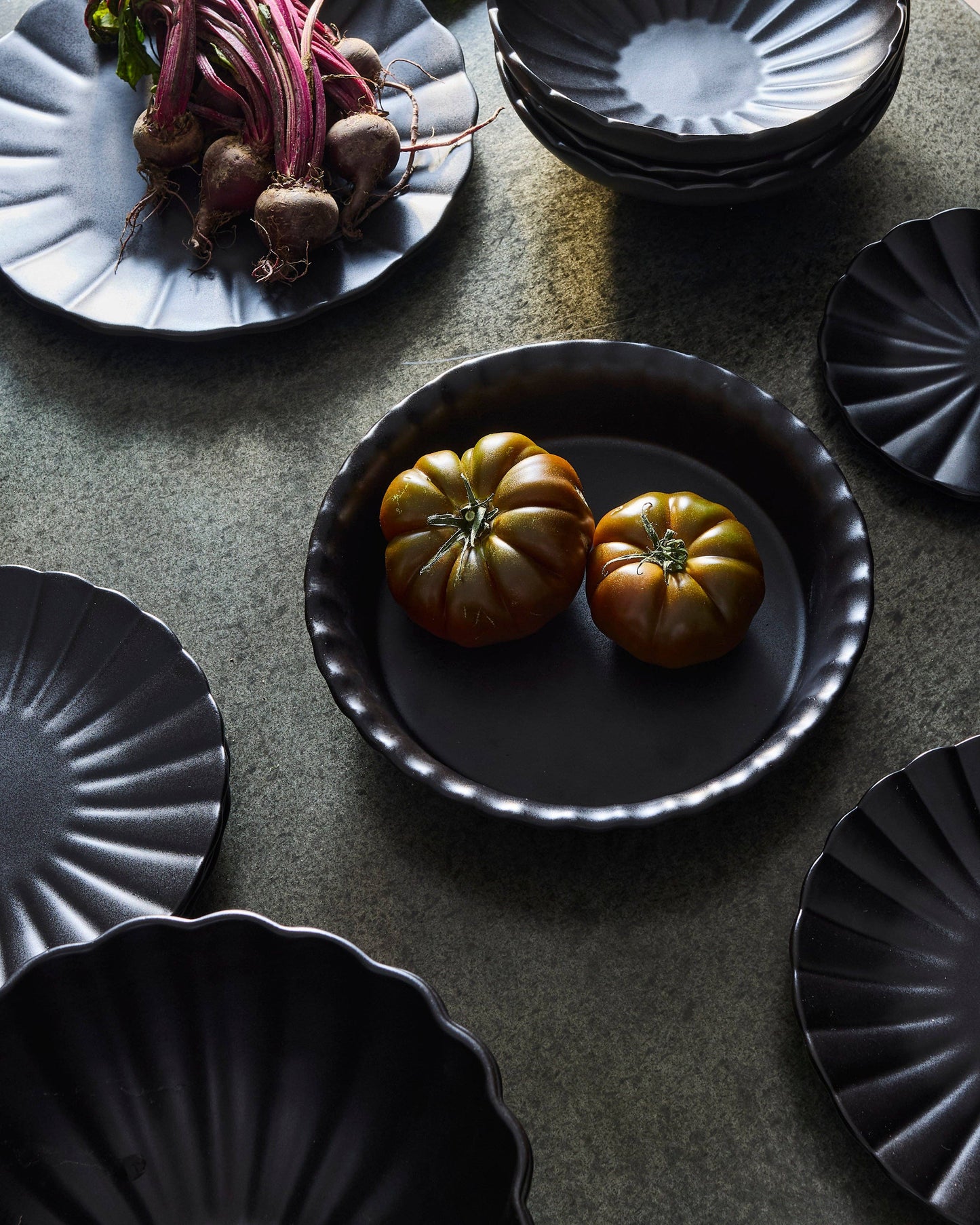 Lafayette Round Noir Stoneware Baker